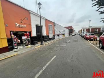 SE VENDE CASONA CÉNTRICA A UNA CUADRA DE LA PLAZA DE ARMAS PRECIO DE OCASIÓN