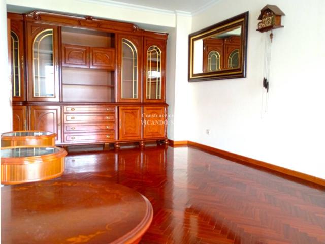SE VENDE CÉNTRICO PISO EN VILAGARCÍA