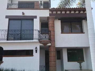 SE VENDE CERCA DE TRES MARIAS MORELIA FRACCIONAMIENTO CUMBRES DE MORELIA