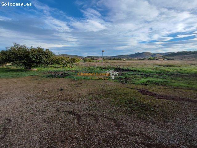 SE VENDE CHALET EN HONDON DE LAS NIEVES