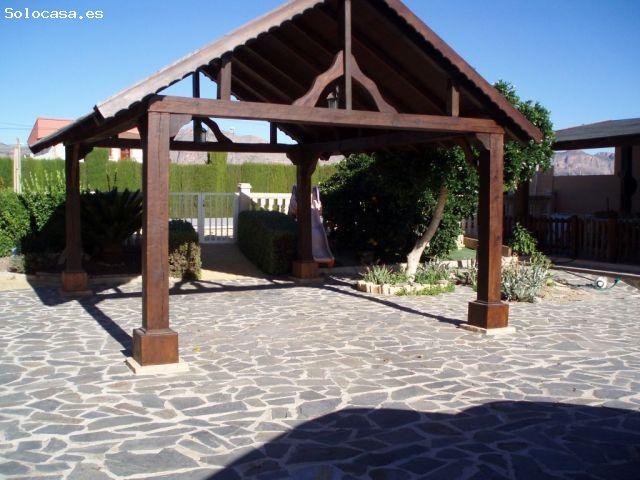 SE VENDE CHALET EN ORIHUELA