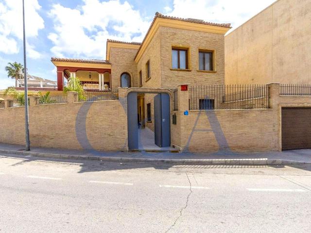 SE VENDE CHALET EN ORIHUELA / ALICANTE