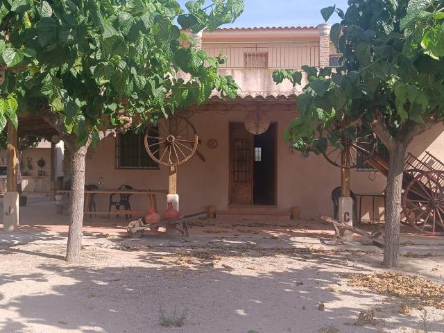 SE VENDE CHALET EN LA HUERTA DE ARRIBA DE MOLINA DE SEGURA