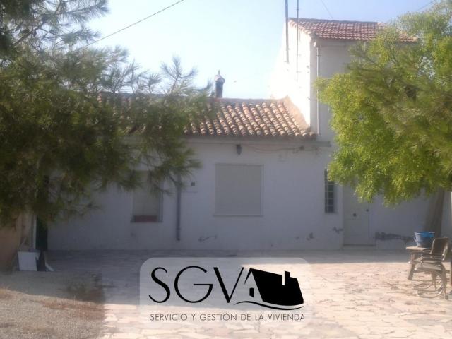 SE VENDE CHALET EN NOVELDA ZONA CASAS DE SALA