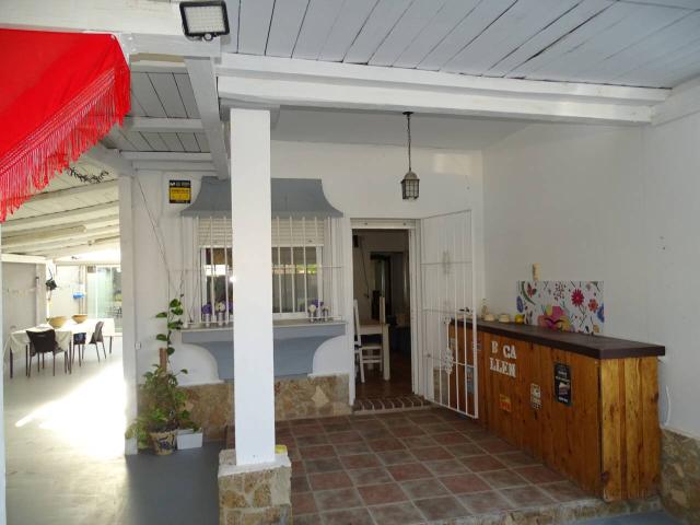 SE VENDE CHALET INDEPENDIENTE EN EL REDONDEL