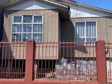 Se vende comoda casa en lota alto