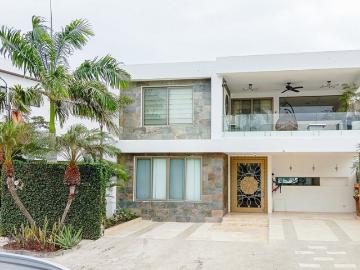 Se Vende Condominio Cerca del Mar en Lomas de Barbasquillo Manta