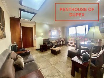ÁTICO Y ESTUDIO EN UNO Dúplex con Ascensor, 2 Terrazas, Ático y Estudio Privado con Potencial de Ingresos por AIRBNB