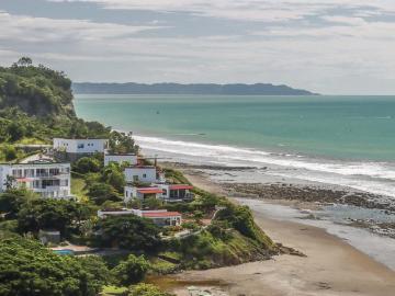 Se Vende Condominio en Zona Rural, en la Montaña, Cerca del Mar y Frente al Mar en Tasaste
