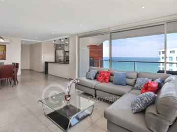 Se Vende Condominio Frente al Mar en El Murcielago Manta