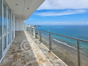 Se Vende Condominio Frente al Mar en El Murcielago Manta