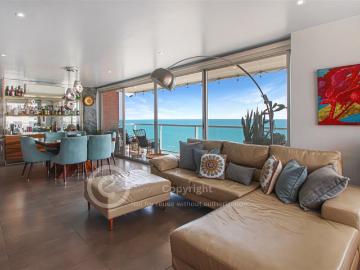 Se Vende Condominio Frente al Mar en El Murcielago Manta