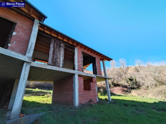SE VENDE CONSTRUCCIÓN EN LOMBA, LA CABRERA