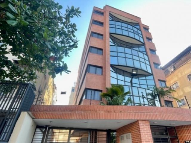 Se vende consultorio 82m2 San Bernardino 3037