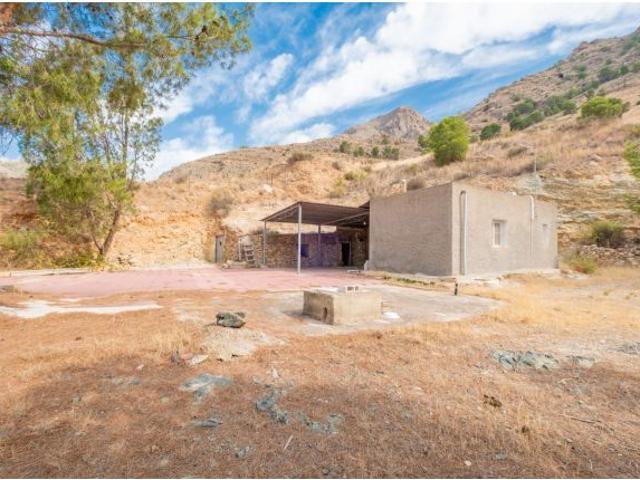 SE VENDE CUEVA RUSTICA EN ENCLAVE UNICO EN LA SIERRA DE ORIHUELA
