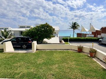 Se vende Departamento en Condominio Brisas PB con terraza y mejor playa en Cancun, Zona Hotelera