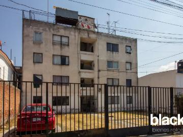 SE VENDE DEPARTAMENTO PARA INVERSIÓN EN PLANTA BAJA CON JARDÍN AMPLIO