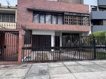 SE VENDE DEPARTAMENTO PARA REMODELAR FRENTE A MALECON ARMENDARIZ MIRAFLORES