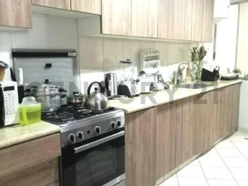 Se vende departamento Primer Piso frente al parque en Urb Macarena La Perla