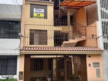 Se vende departamento tercer piso azotea y aires en sagitario surco