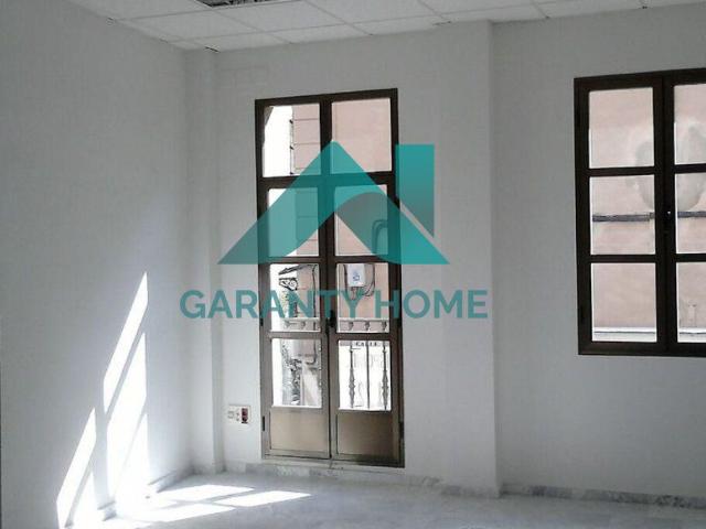 Se vende despacho en Zona Pintores