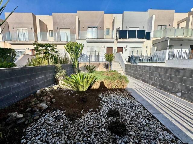 Se vende Duplex con sotano