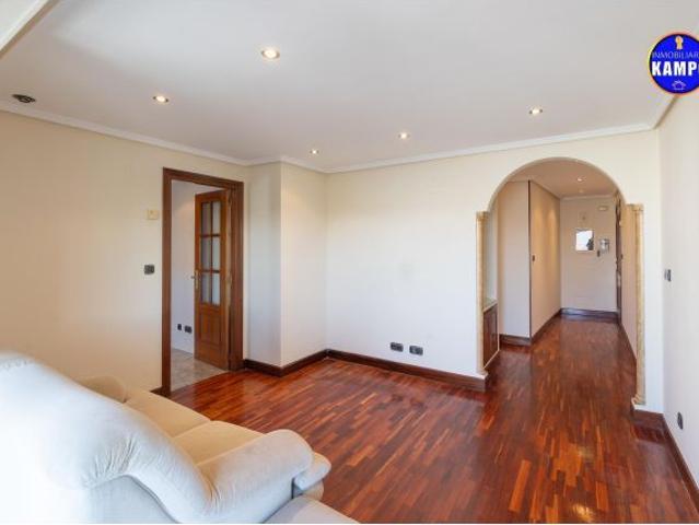 SE VENDE DÚPLEX DE 3 DORMITORIOS CON TRASTERO Y RAYA DE GARAJE