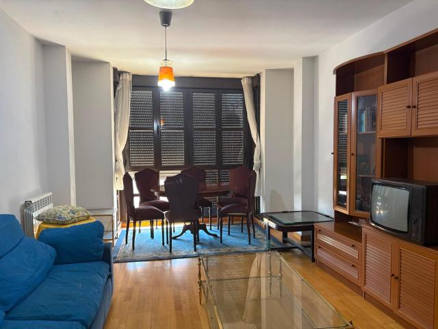 SE VENDE DÚPLEX DE 128 M2, 4 HAB SALÓN, COCINA, 2 BAÑOS, DESPENSA, TERRAZA 15 M2, ASCENSOR Y PLAZA DE GARAJE