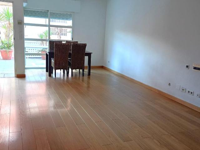 SE VENDE DUPLEX JUNTO A ZARANDONA
