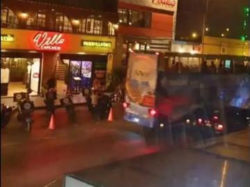SE VENDE EDICIO DE 5 PISOS EN ZONA COMERCIAL EN DOÑA ROSA SURCO