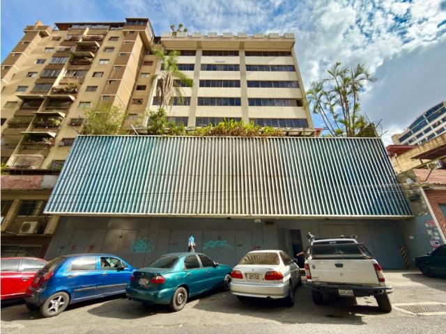 Se vende edif 5000m2 7 pisos 2 terrazas 2 locales 50 puestos