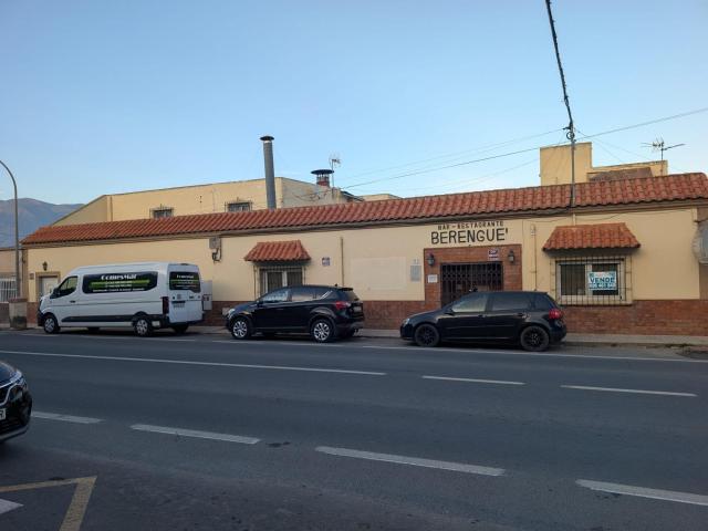 Se vende edificación de dos plantas en Las Norias de Daza, con local comercial en planta baja y vivienda en la planta alta