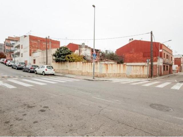 SE VENDE EDIFICIO EN TERRASSA, ZONA TORRE SANA