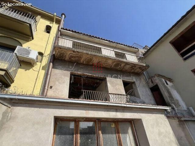 Se vende edificio en el centro de Olot