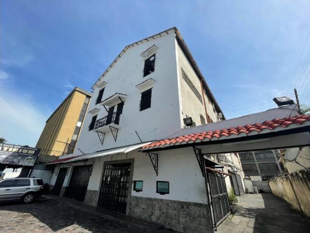 Se vende edificio industrial 2.857m2 Los Ruices 5216