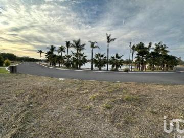 Se vende el mejor terreno frente al lago en  Viñedos del Polo en Querétaro