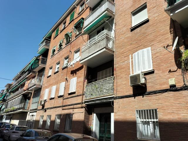 SE VENDE EN VALLECAS CALLE PEÑA DE LA MIEL 10