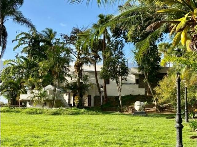 Se vende en el Alto Hatillo 2000 M2 6H+10B