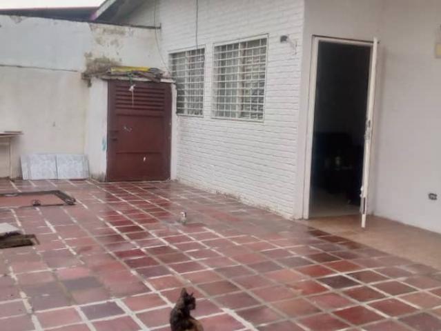 Se Vende Espaciosa Casa en Parque Valencia, Ideal Inversión de 278m2