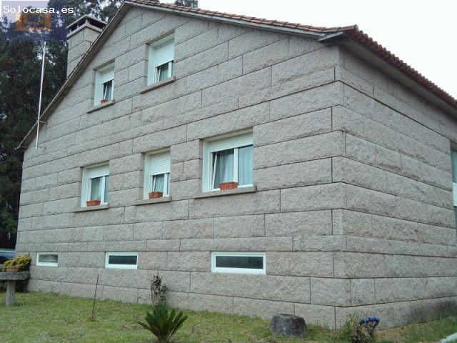 Se vende espectacular casa con 2.400 m² de terreno