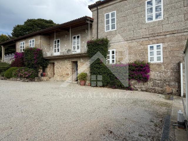 SE VENDE ESPECTACULAR CASA DE PIEDRA RESTAURADA PRÓXIMA A LA CIUDAD DE PONTEVEDRA EN VIASCÓN COTOBADE