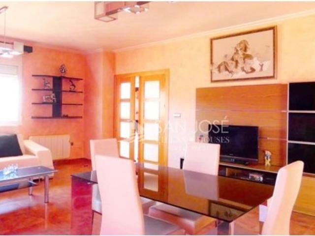 SE VENDE ESPECTACULAR CHALET EN PINOSO