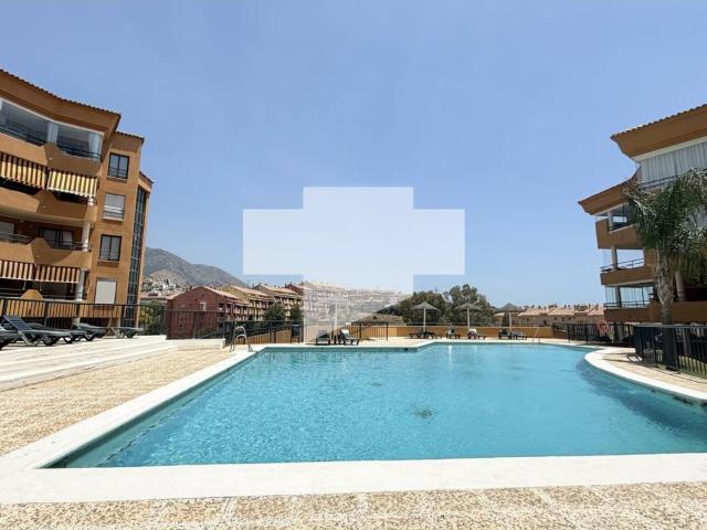Se vende espectacular piso reformado con vistas al mar, en Los Pacos