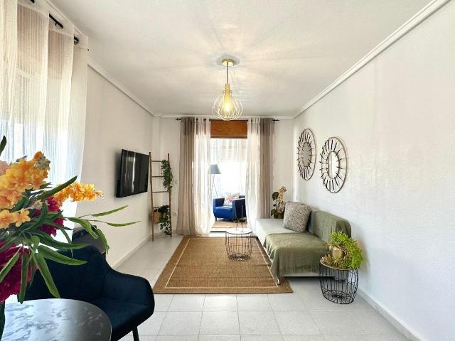 Se vende estudio moderno ubicado en Torrevieja en una zona t. 37m² Torrevieja
