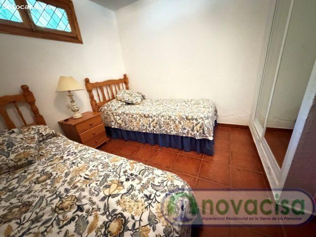 SE VENDE ESTUPENDO CHALET INDEPENDIENTE PARA ENTRAR A VIVIR EN EL CASCO URBANO