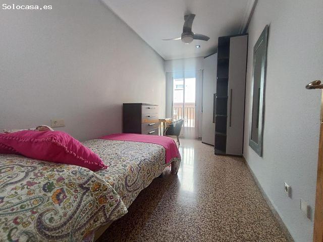 SE VENDE EXCELENTE VIVIENDA JUNTO CENTRO SALUD TOSCAR !