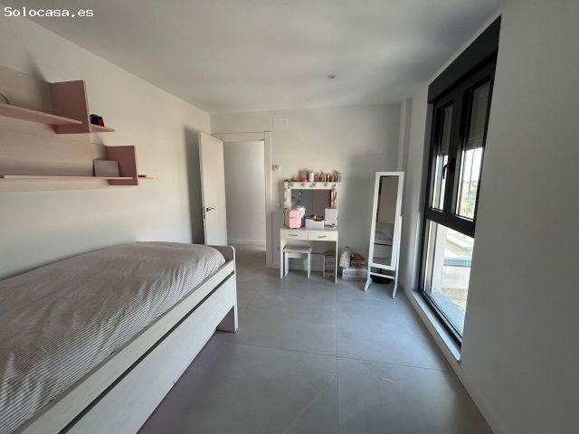 Se vende exclusivo chalet individual en Peñasolana