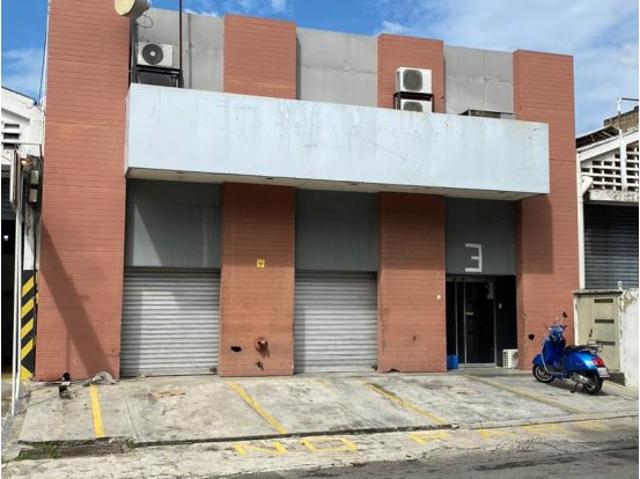 Se vende galpón 1024m2 Chacao
