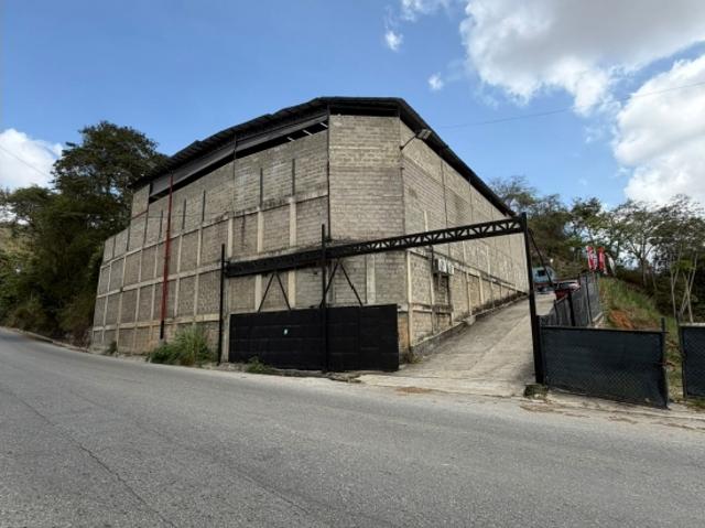 Se vende Galpon y terreno 2.998m2. Encantado Macaracuy