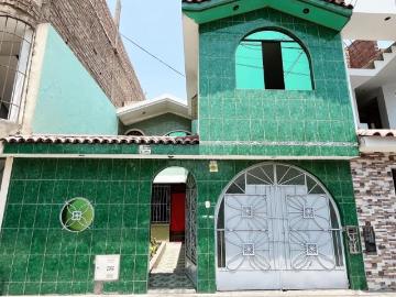 SE VENDE GRAN CASA CON COCHERA EN CARABAYLLO